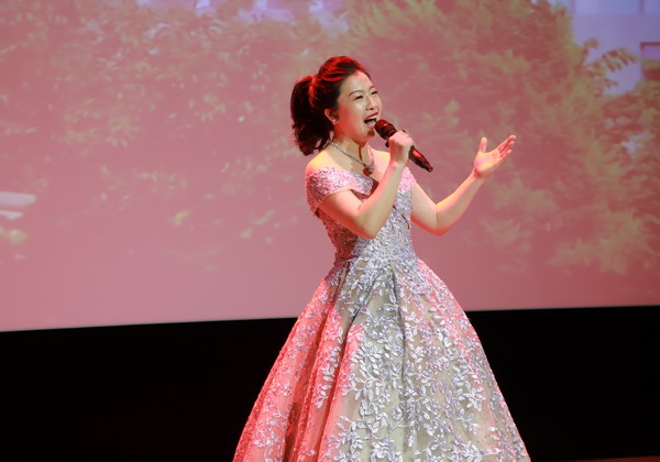 香港六家宝典资料大全