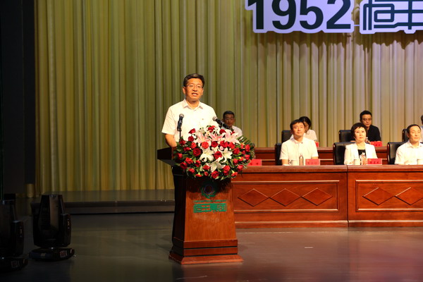 香港六家宝典资料大全