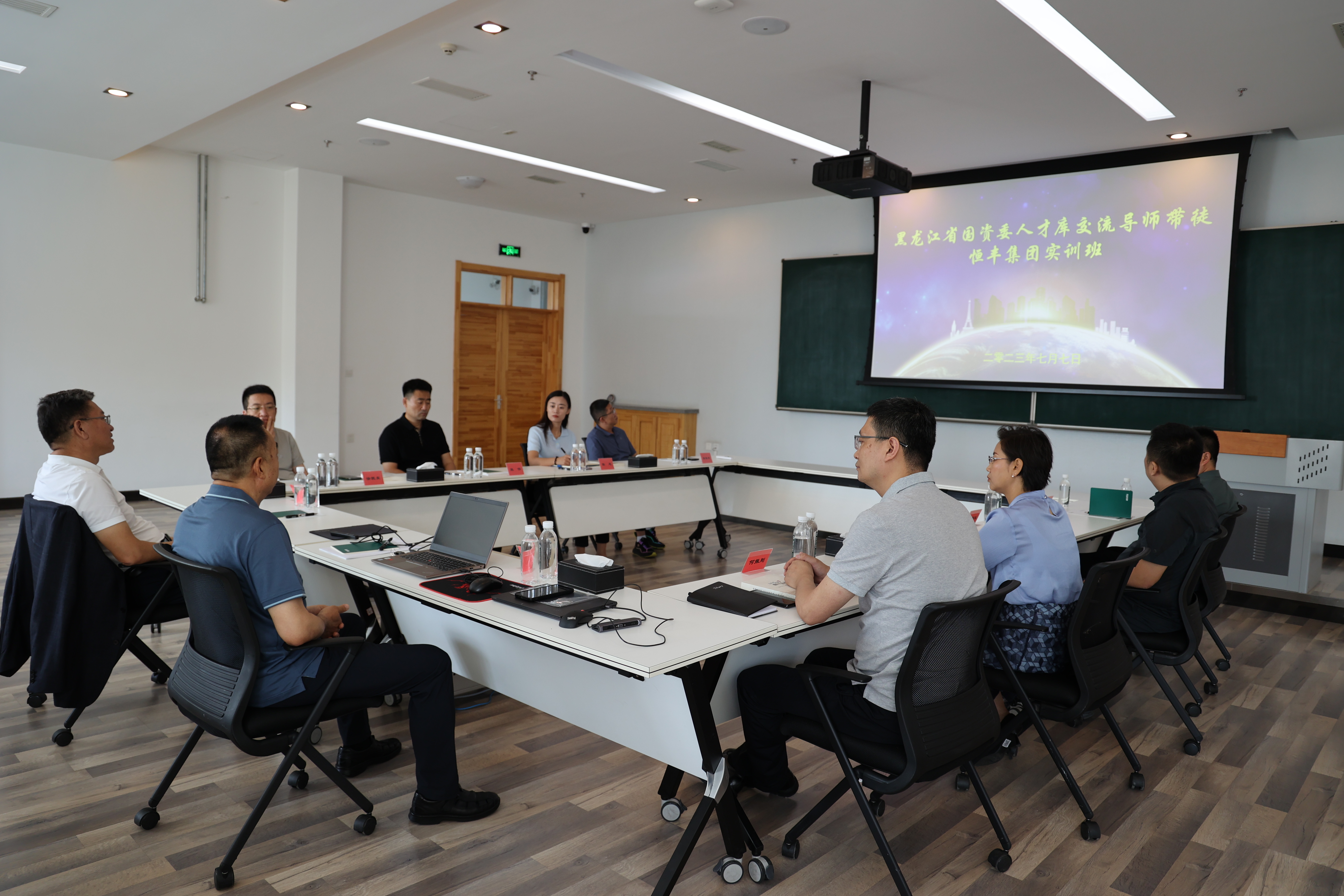 香港六家宝典资料大全